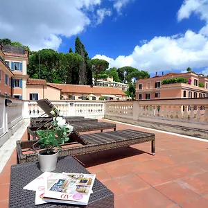 Piazzetta Margutta - My Extra Rome